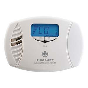 First Alert CO615 Plug-In Carbon Monoxide Alarm with Digital Display (1039746)